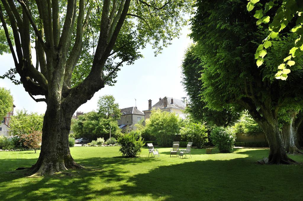 Hotel Le Saint-Jacques Cloyes-sur-le-Loir Esterno foto