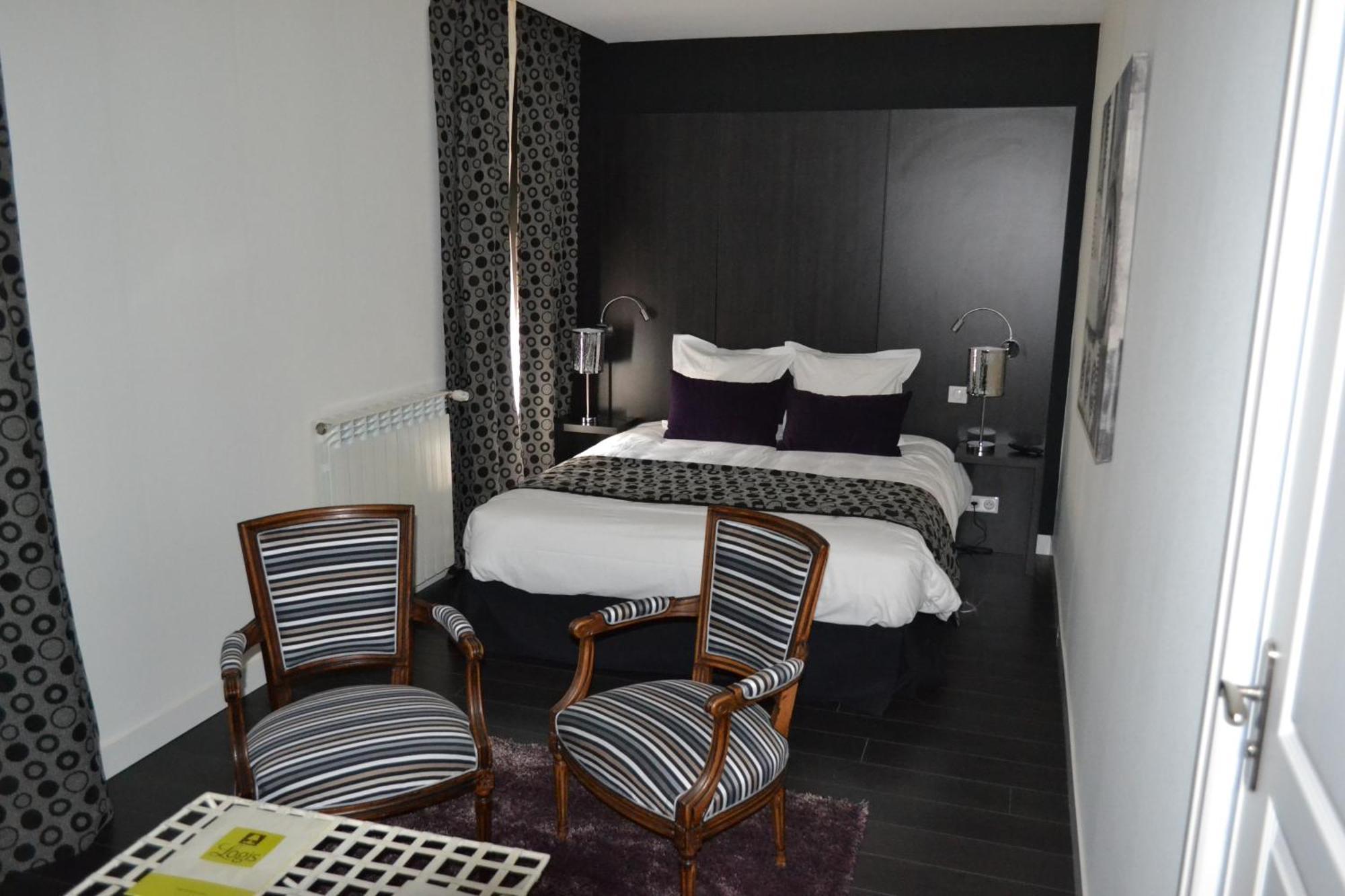 Hotel Le Saint-Jacques Cloyes-sur-le-Loir Esterno foto