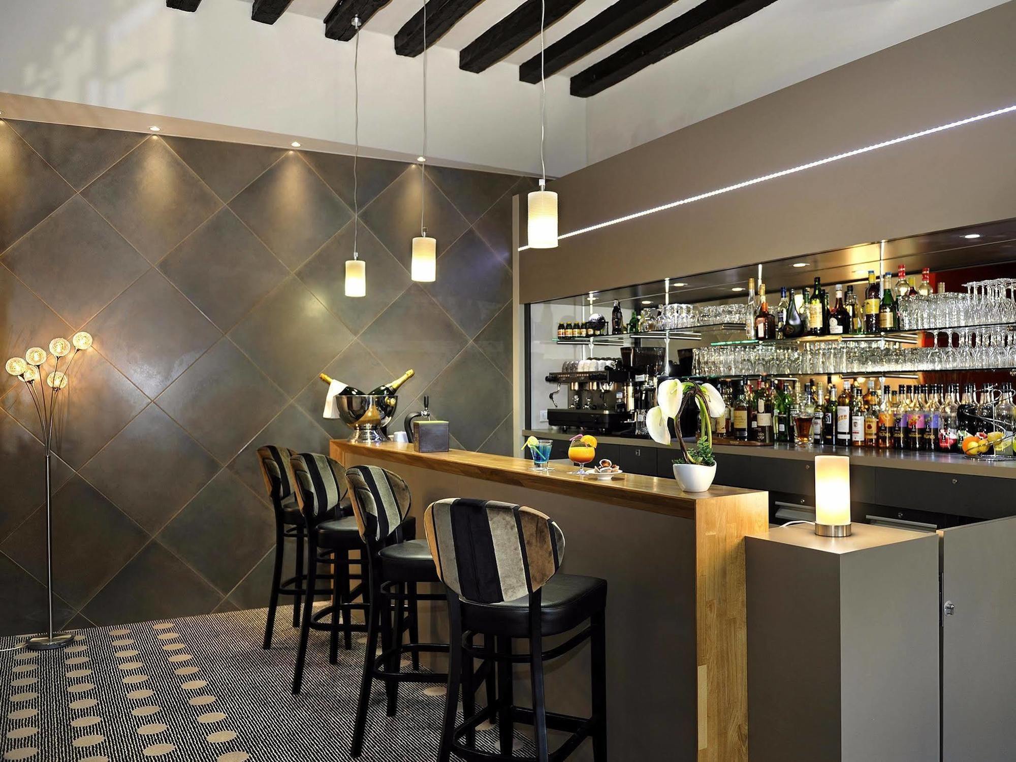 Hotel Le Saint-Jacques Cloyes-sur-le-Loir Esterno foto