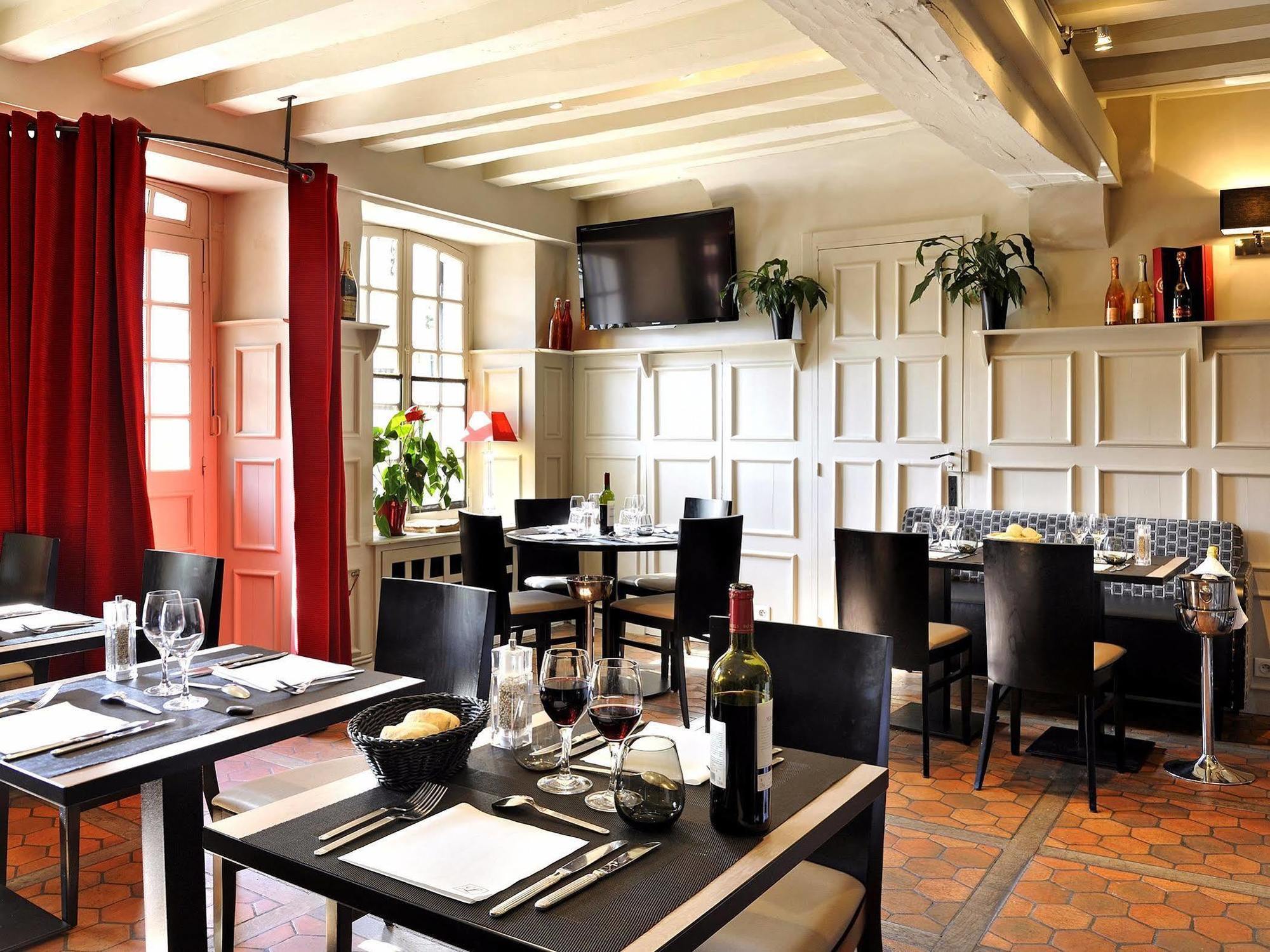 Hotel Le Saint-Jacques Cloyes-sur-le-Loir Esterno foto