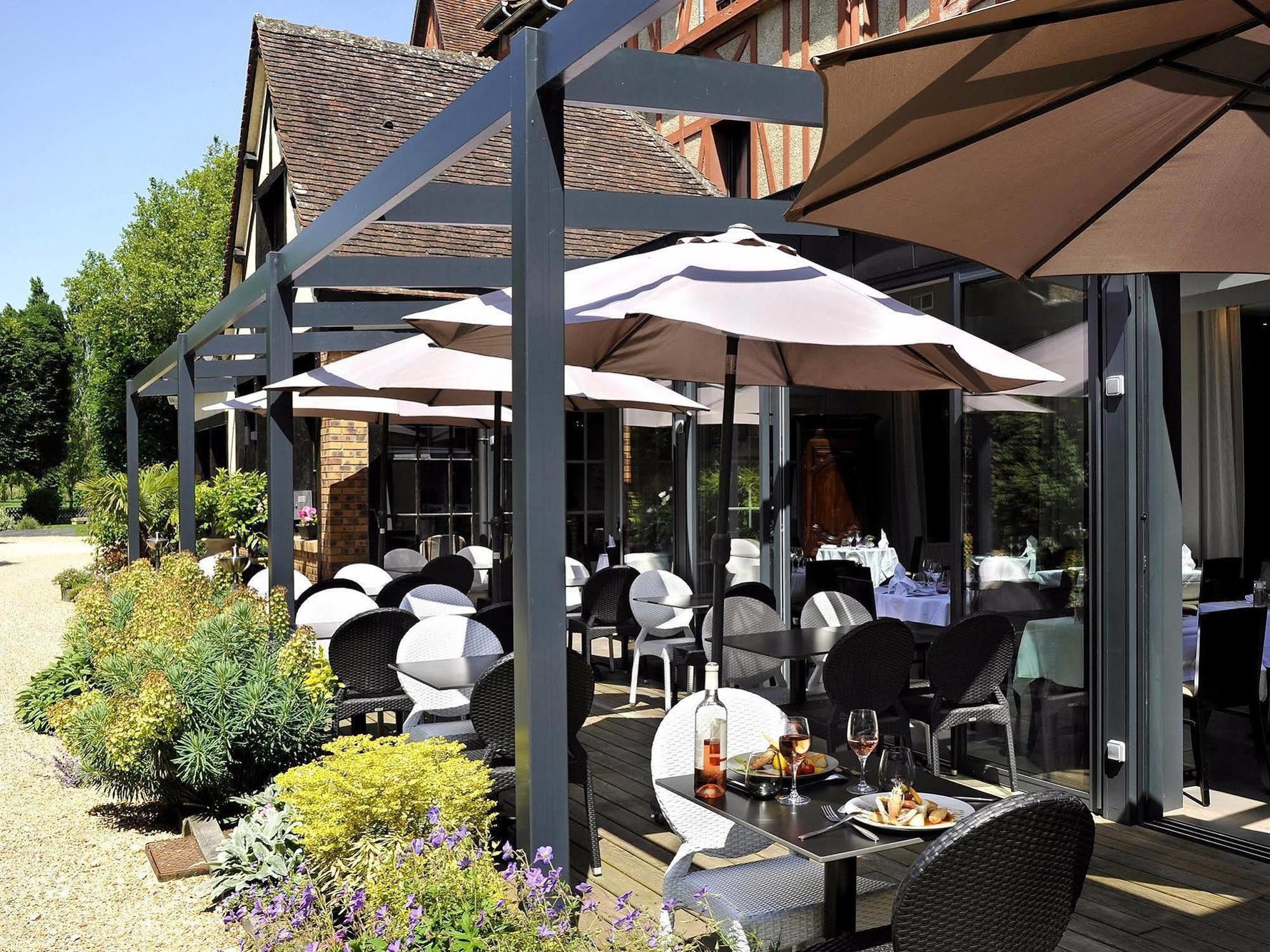 Hotel Le Saint-Jacques Cloyes-sur-le-Loir Esterno foto